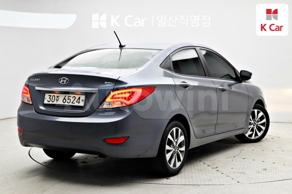 KMHCU41EBHU125295 2017 HYUNDAI ACCENT  1.6 GDI PREMIUM-2