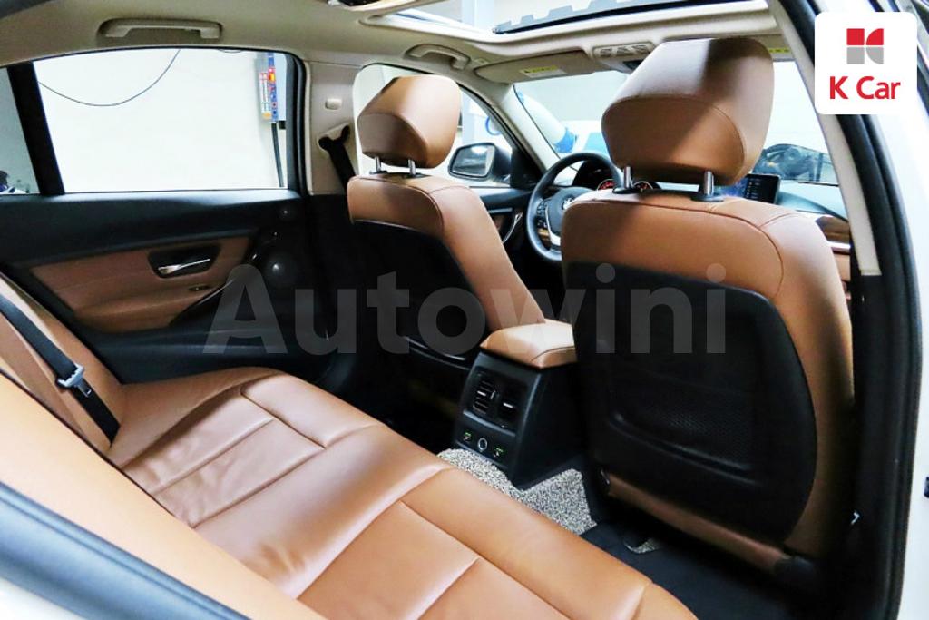 2012 BMW 3 SERIES F30  320D LUXURY - 12