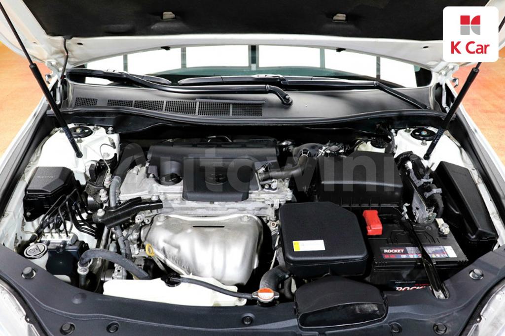 2016 TOYOTA  CAMRY 2.5 XLE - 19
