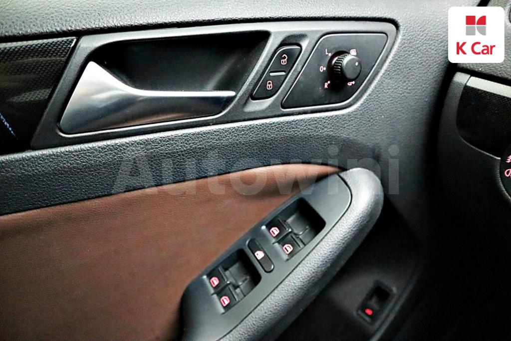 2013 VOLKSWAGEN  JETTA 2.0 TDI - 9
