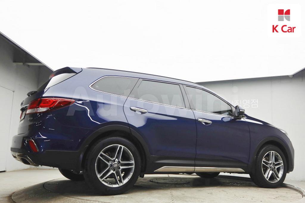 KMHSR81XBJU292232 2018 HYUNDAI  MAXCRUZ DIESEL 2.2 2WD-4