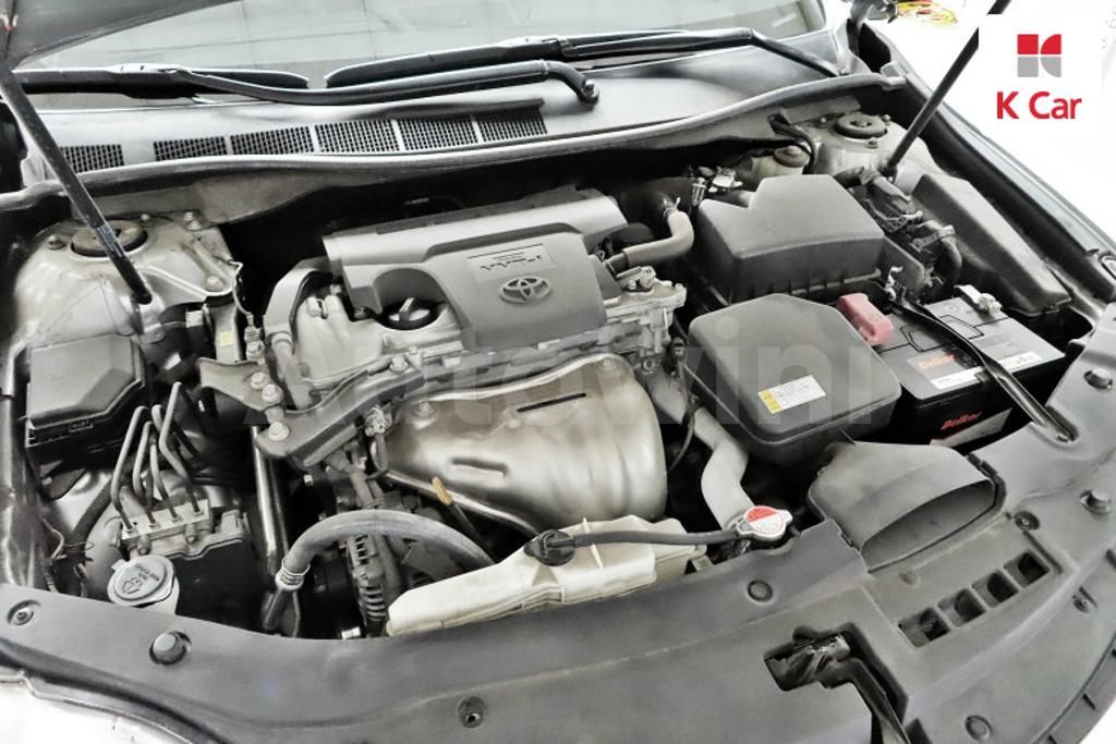 2016 TOYOTA  CAMRY 2.5 XLE - 19