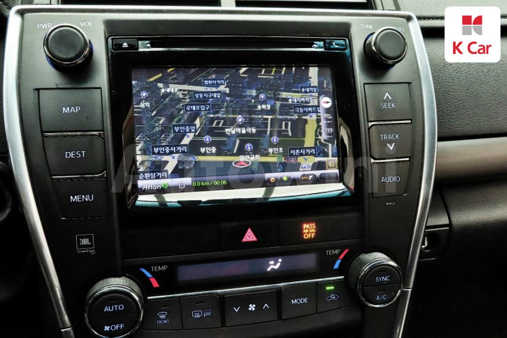 2016 TOYOTA  CAMRY 2.5 XLE - 20