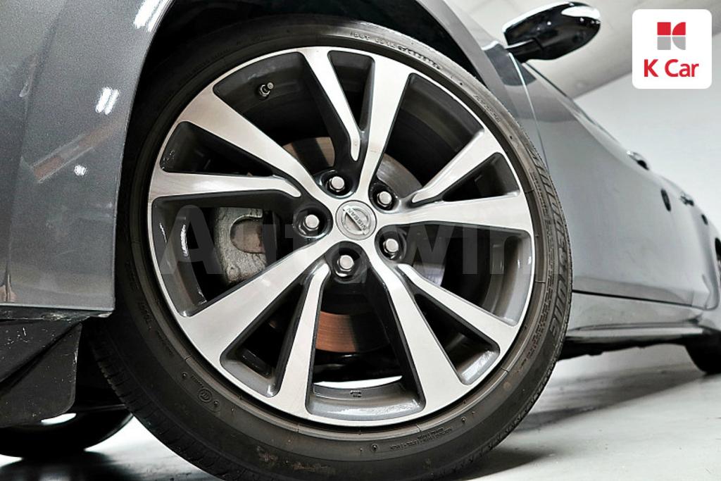 1N4AA6AP1HC427476 2017 NISSAN MAXIMA A36  3.5 PLATINUM-5