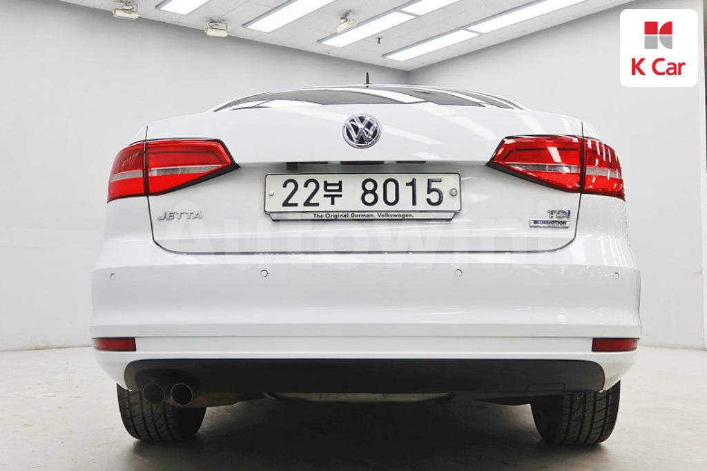 WVWZZZ16ZFM011921 2015 VOLKSWAGEN  JETTA 2.0 TDI BLUE-MOTION-4