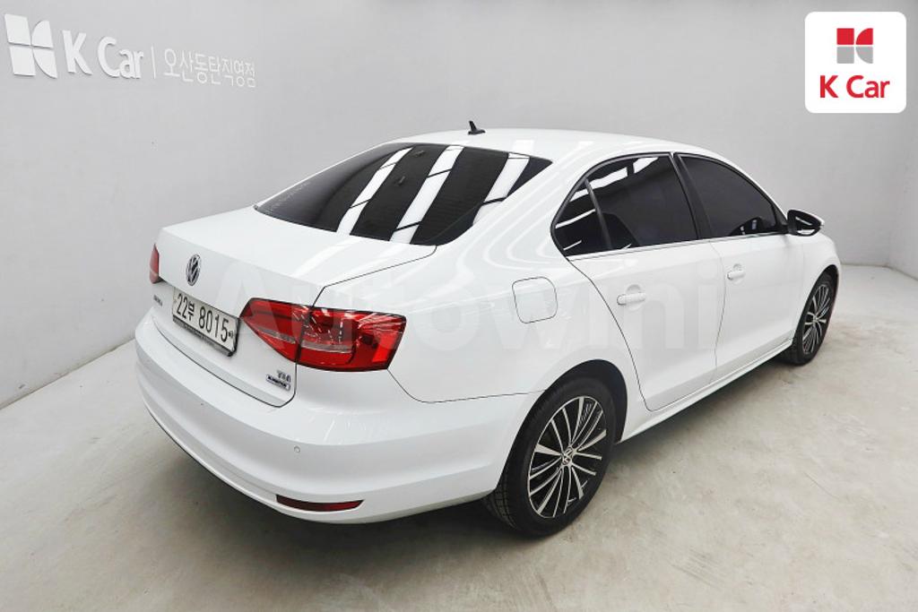 WVWZZZ16ZFM011921 2015 VOLKSWAGEN  JETTA 2.0 TDI BLUE-MOTION-5