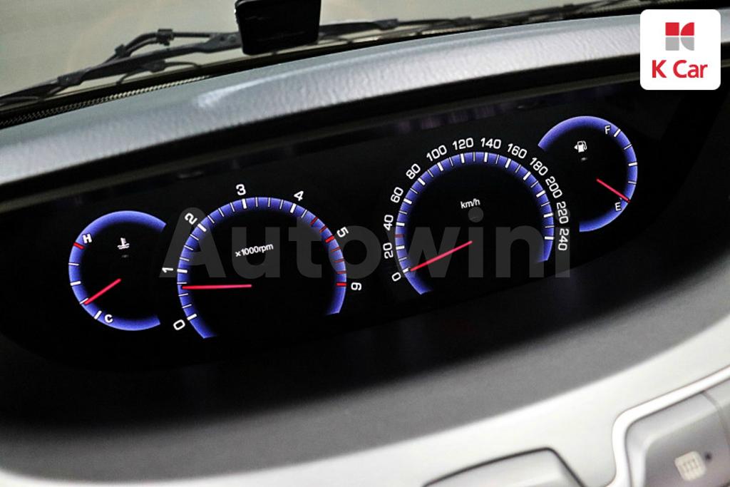 2016 SSANGYONG KORANDO TURISMO 4WD TX 9 SEATS - 11
