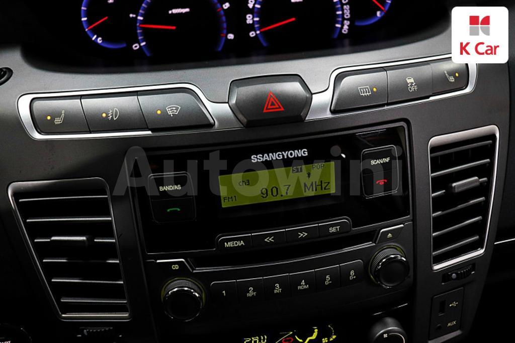2016 SSANGYONG KORANDO TURISMO 4WD TX 9 SEATS - 12