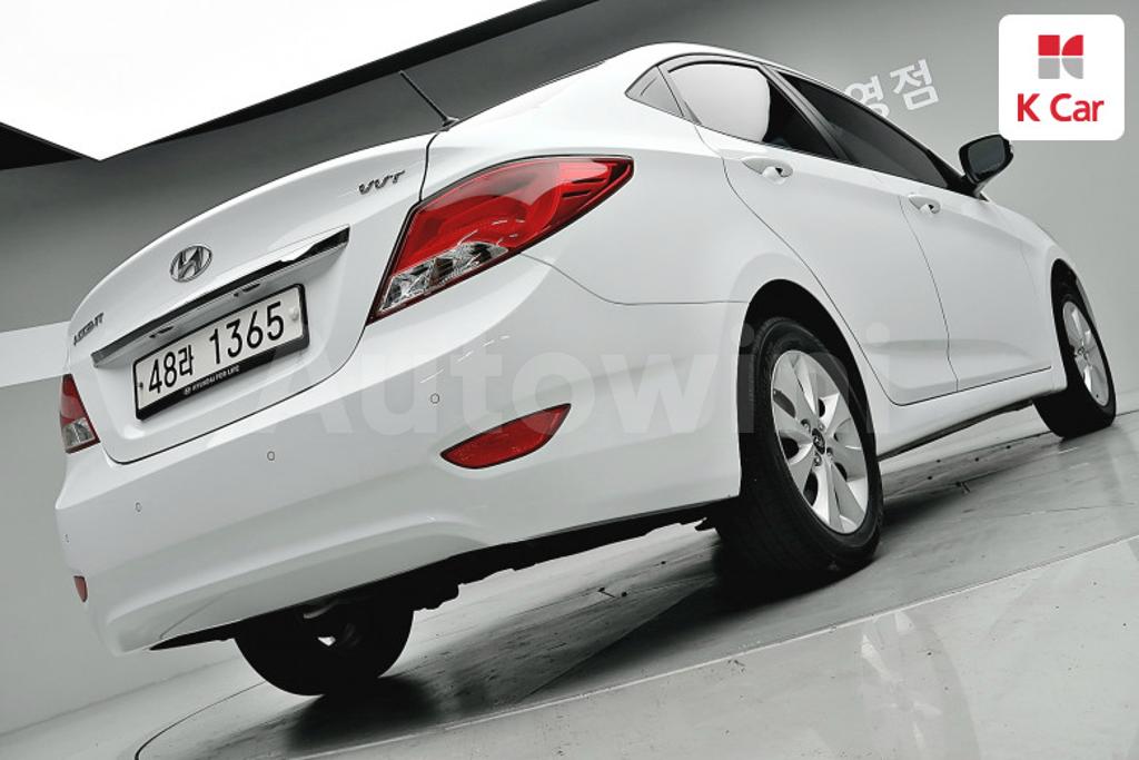 KMHCT41BEHU279794 2017 HYUNDAI ACCENT  1.4 VVT MORDERN-5
