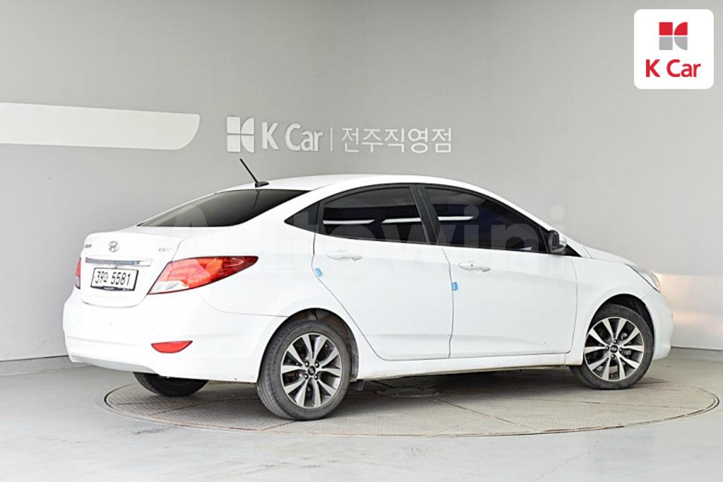 KMHCU41BEHU318944 2017 HYUNDAI ACCENT  1.4 VVT PREMIUM-3