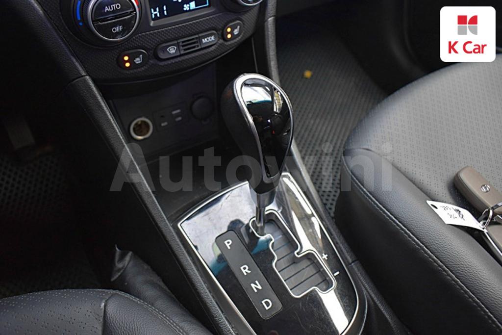 KMHCU41BEHU318944 2017 HYUNDAI ACCENT  1.4 VVT PREMIUM-5