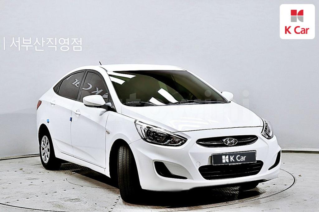 KMHCS41BEHU224427 2017 HYUNDAI ACCENT  1.4 VVT SMART-2