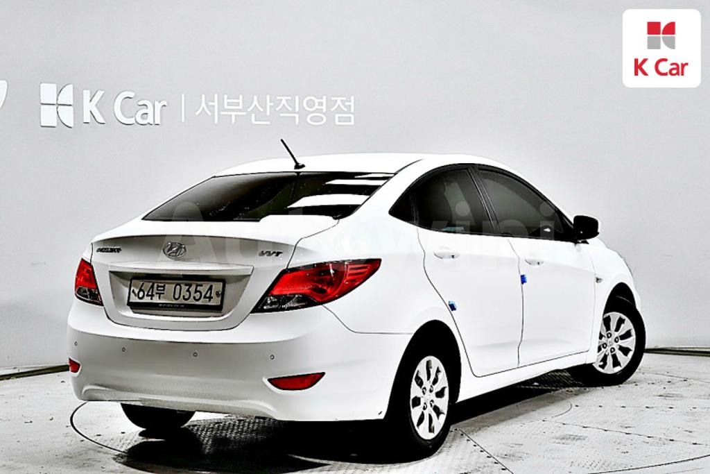 KMHCS41BEHU224427 2017 HYUNDAI ACCENT  1.4 VVT SMART-3
