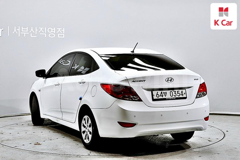 KMHCS41BEHU224427 2017 HYUNDAI ACCENT  1.4 VVT SMART-5