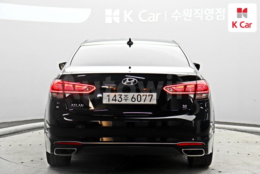 KMHFL411BJA014441 2018 HYUNDAI ASLAN G300 MORDERN-3