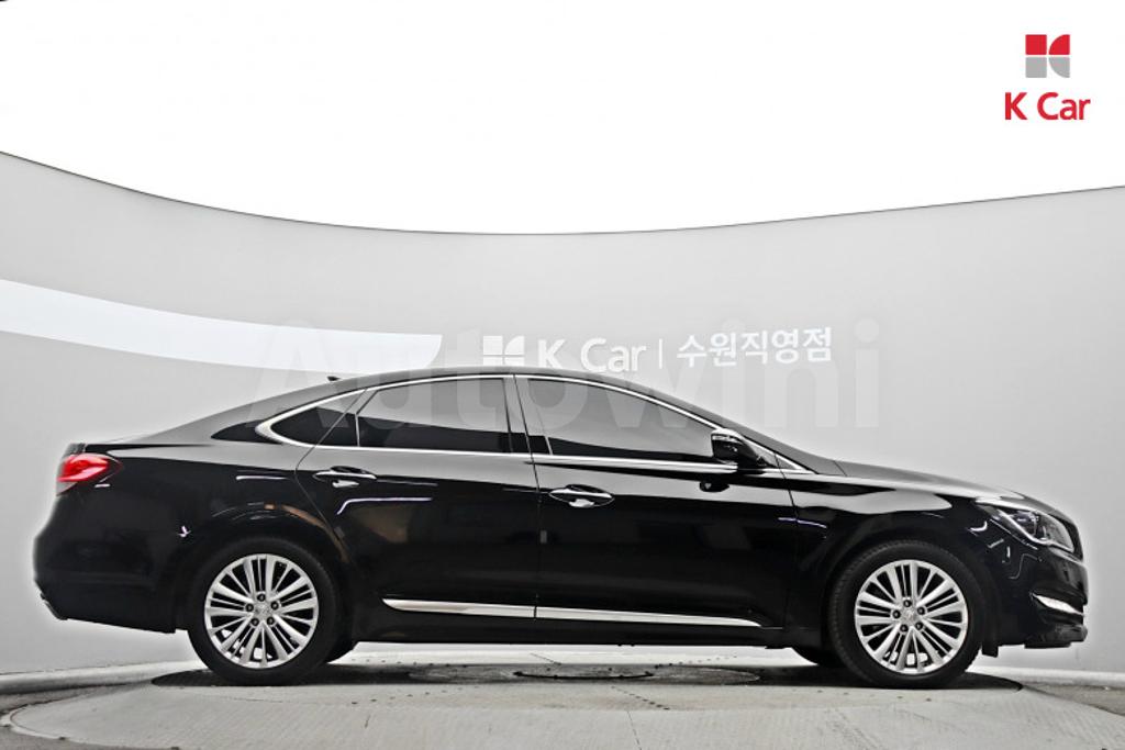 KMHFL411BJA014441 2018 HYUNDAI ASLAN G300 MORDERN-5