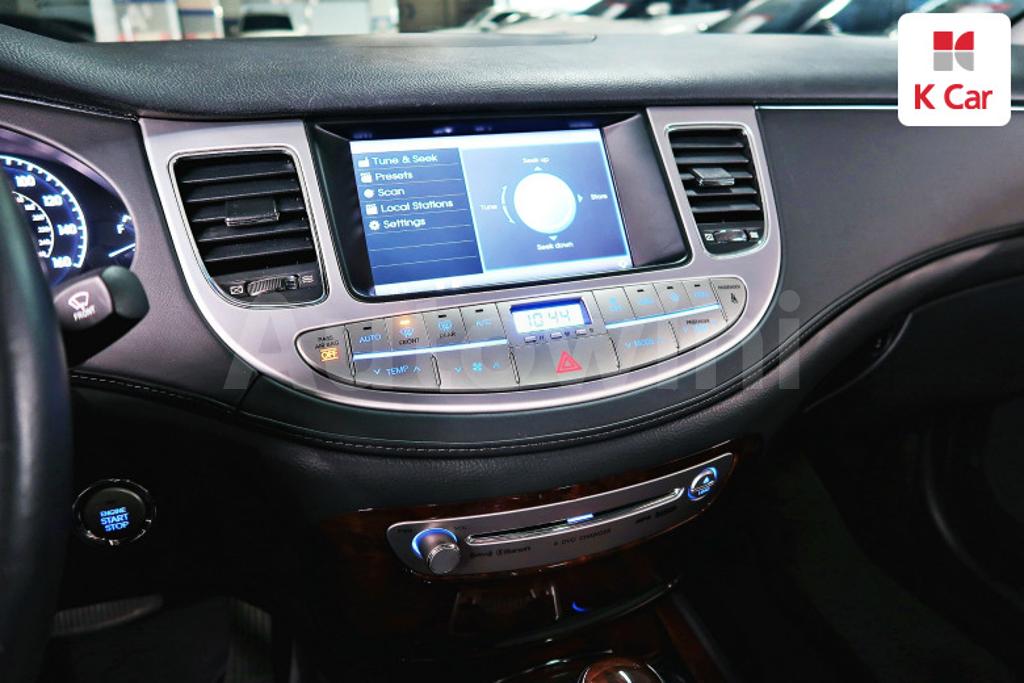 2011 HYUNDAI GENESIS - 16