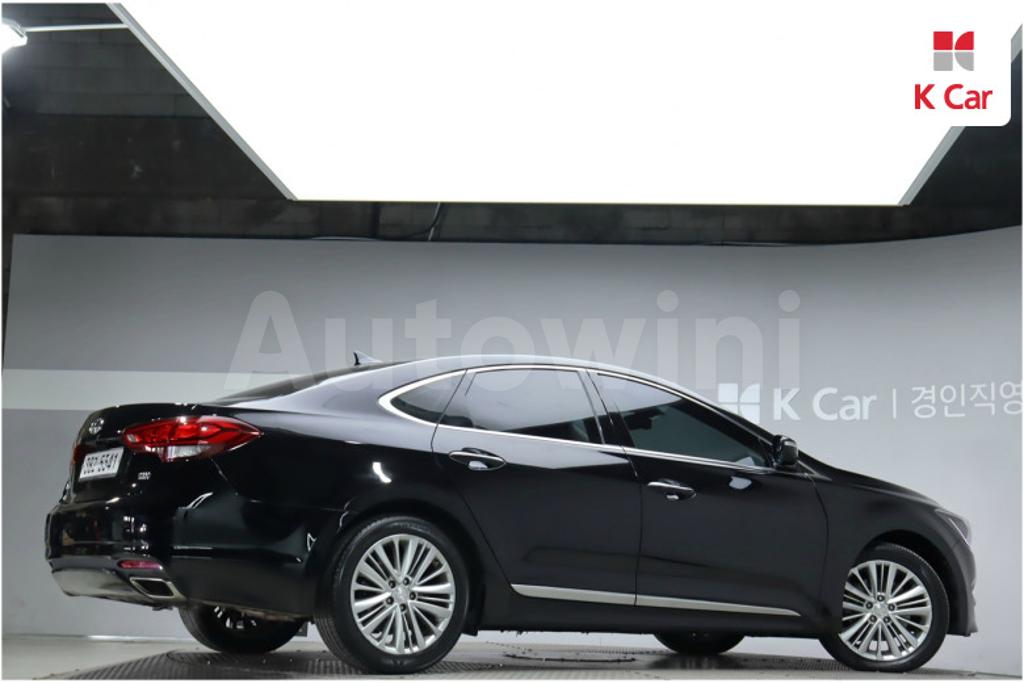 KMHFN412BFA007258 2015 HYUNDAI ASLAN G330 PREMIUM-4