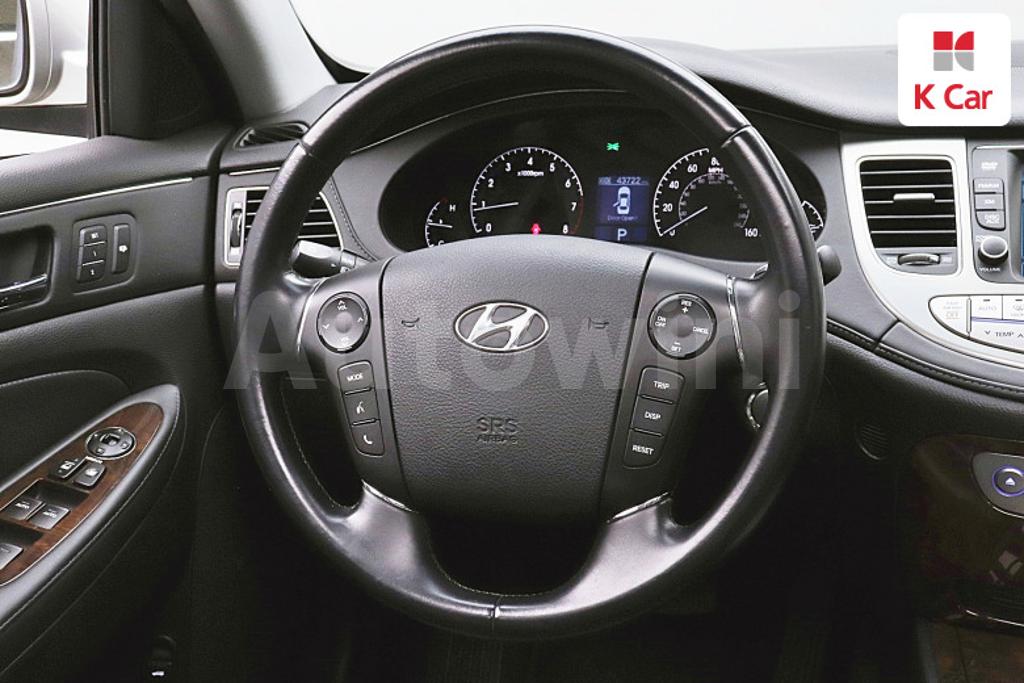 2010 HYUNDAI GENESIS - 12