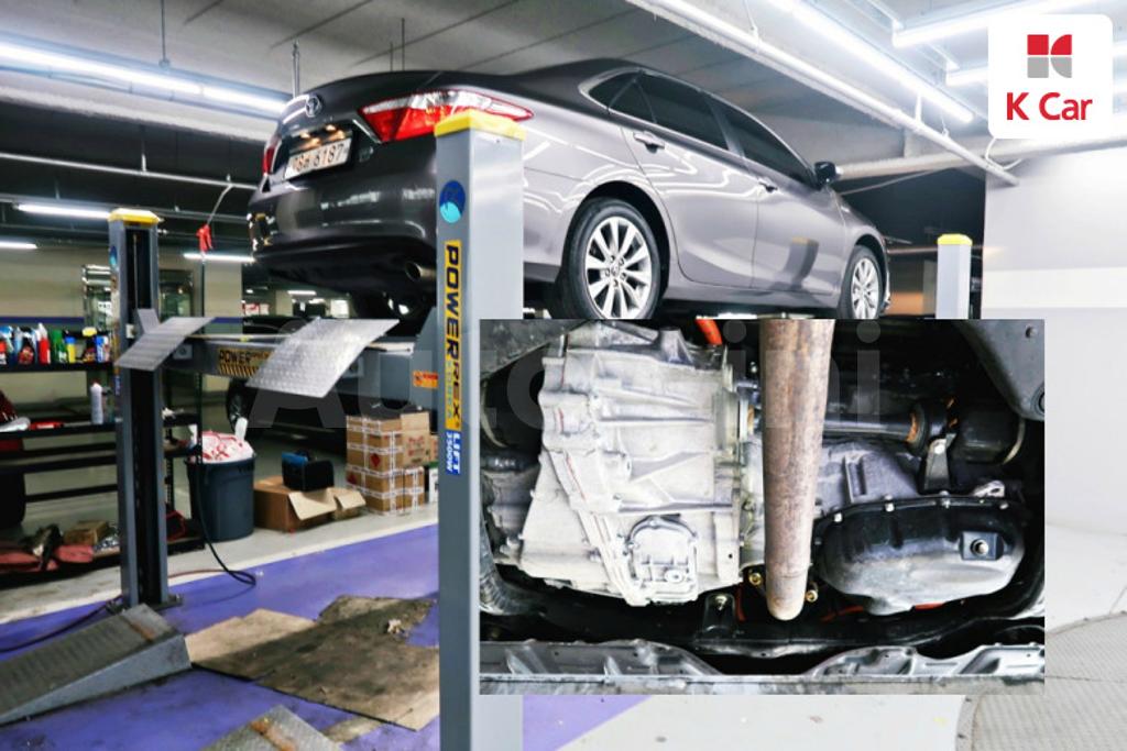 2017 TOYOTA  CAMRY HYBRID LE - 20