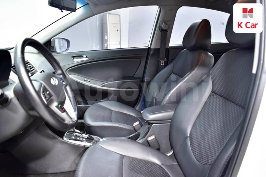 KMHCT41BEHU148827 2017 HYUNDAI ACCENT  1.4 VVT MORDERN-4