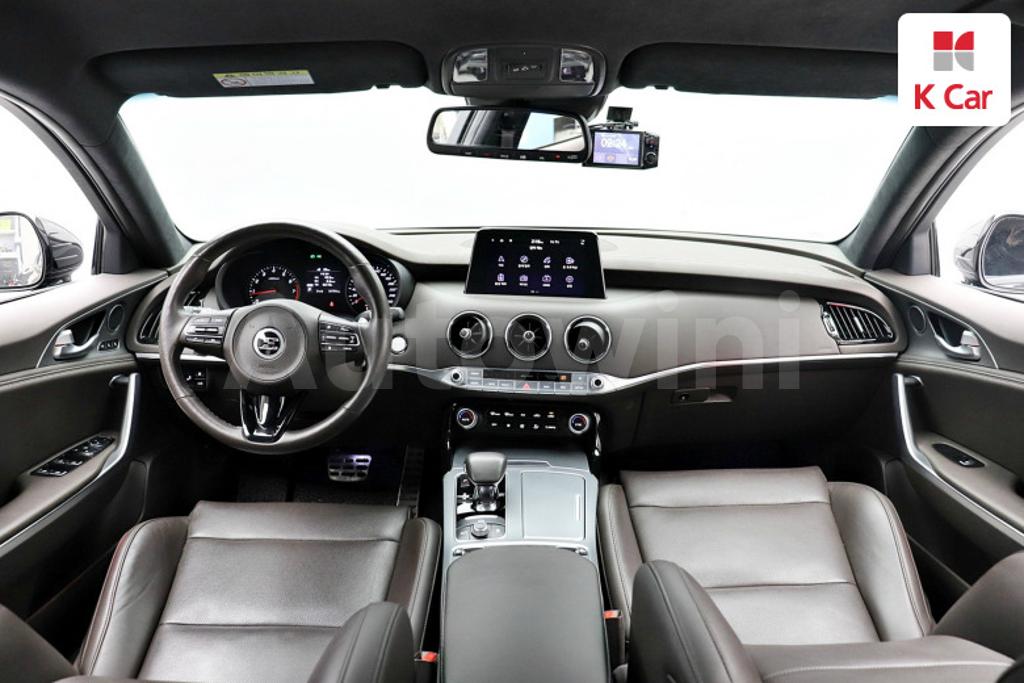 2019 KIA STINGER 2.0 TURBO 2WD - 11