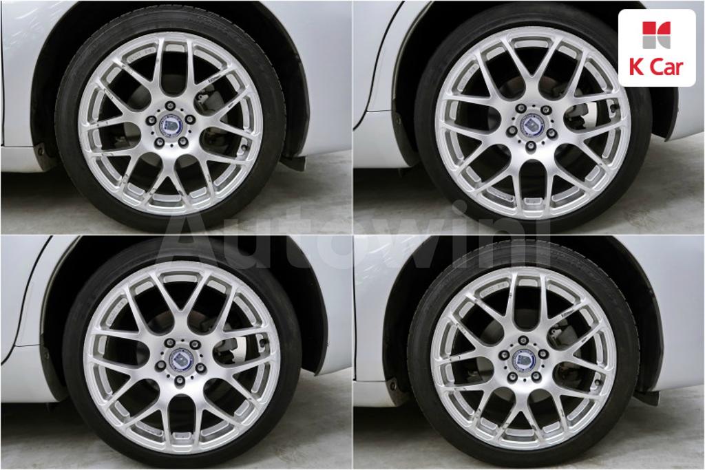 2011 TOYOTA CAMRY XLE - 18
