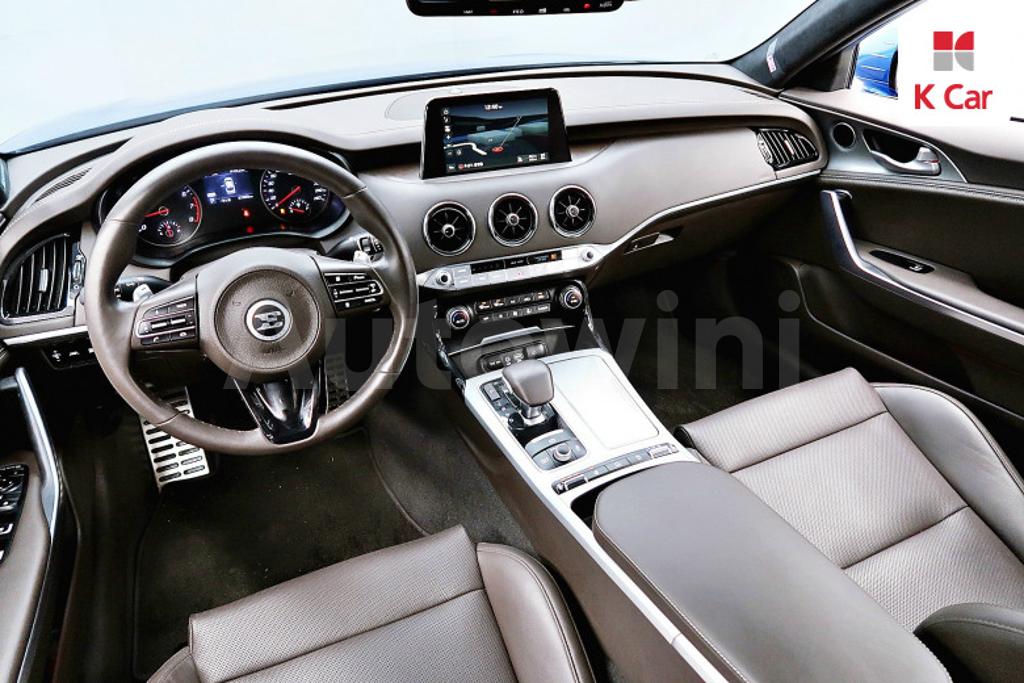 2019 KIA STINGER 2.0 TURBO 2WD - 9