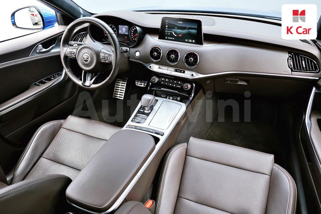 2019 KIA STINGER 2.0 TURBO 2WD - 10