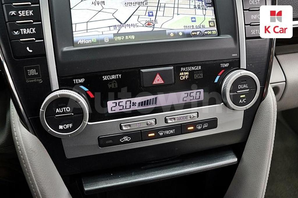 2012 TOYOTA  CAMRY 2.5 XLE - 19
