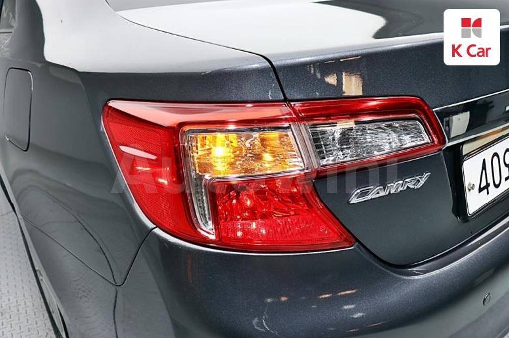 2012 TOYOTA  CAMRY 2.5 XLE - 26