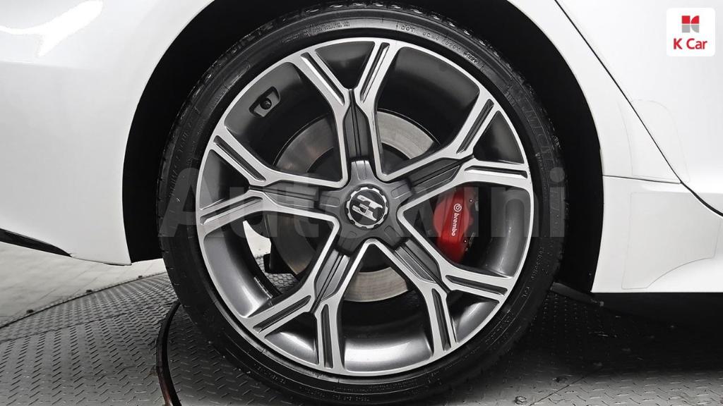 2019 KIA STINGER 2.0 TURBO 2WD - 8