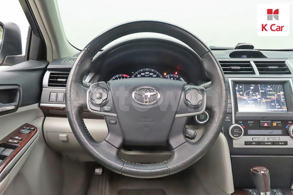 2012 TOYOTA  CAMRY 2.5 XLE - 11