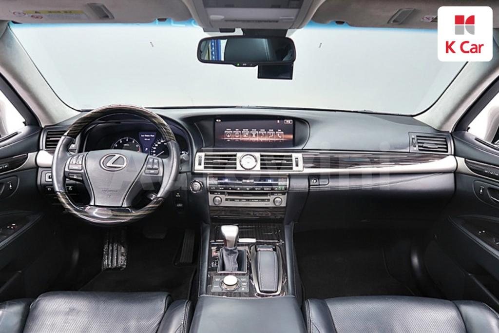2015 LEXUS LS460 AWD - 8