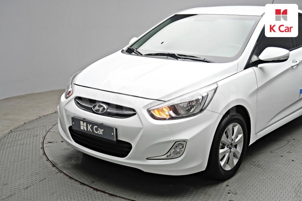 KMHCT41BEHU312064 2017 HYUNDAI ACCENT  1.4 VVT MORDERN-4
