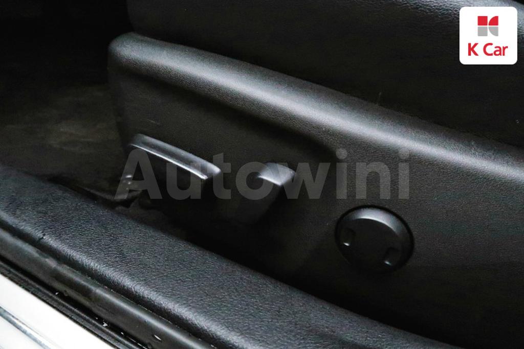 2016 TOYOTA  CAMRY 2.5 XLE - 11