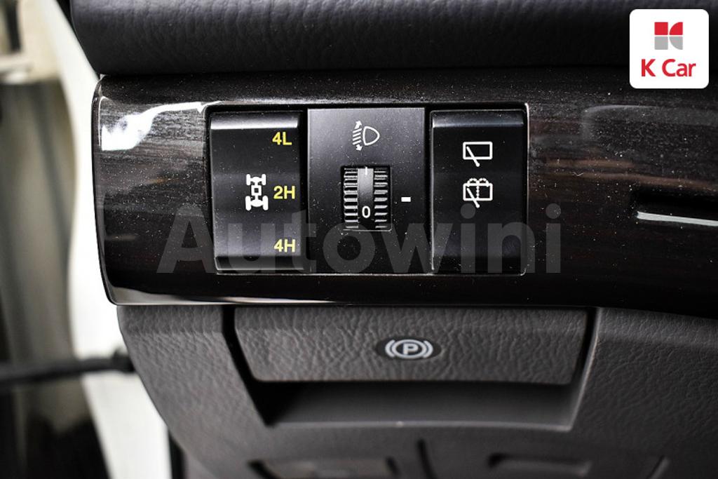2016 SSANGYONG KORANDO TURISMO 4WD TX 9 SEATS - 12