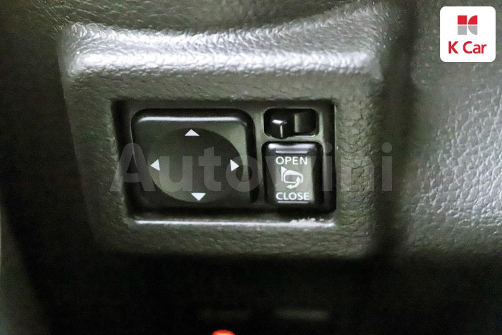 2013 NISSAN CUBE 1.8 S - 11