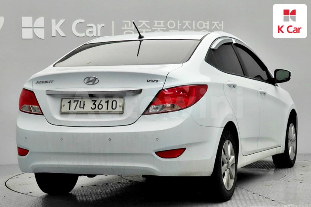 KMHCT41BEHU313581 2017 HYUNDAI ACCENT  1.4 VVT MORDERN-1