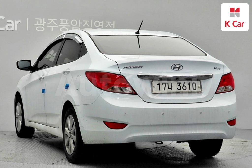 KMHCT41BEHU313581 2017 HYUNDAI ACCENT  1.4 VVT MORDERN-3