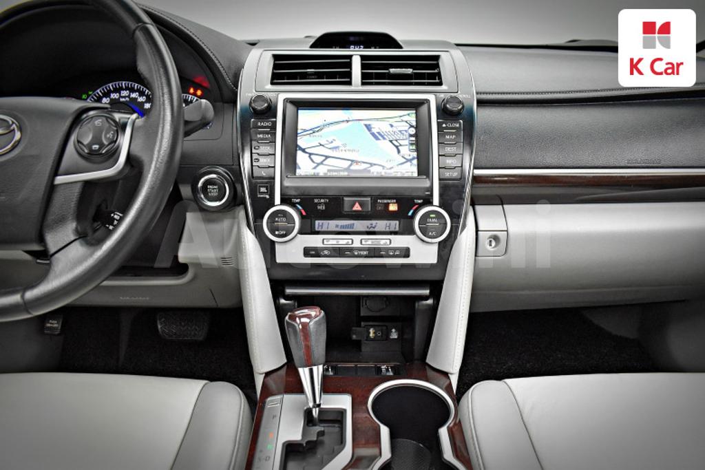 2012 TOYOTA  CAMRY 2.5 XLE - 12