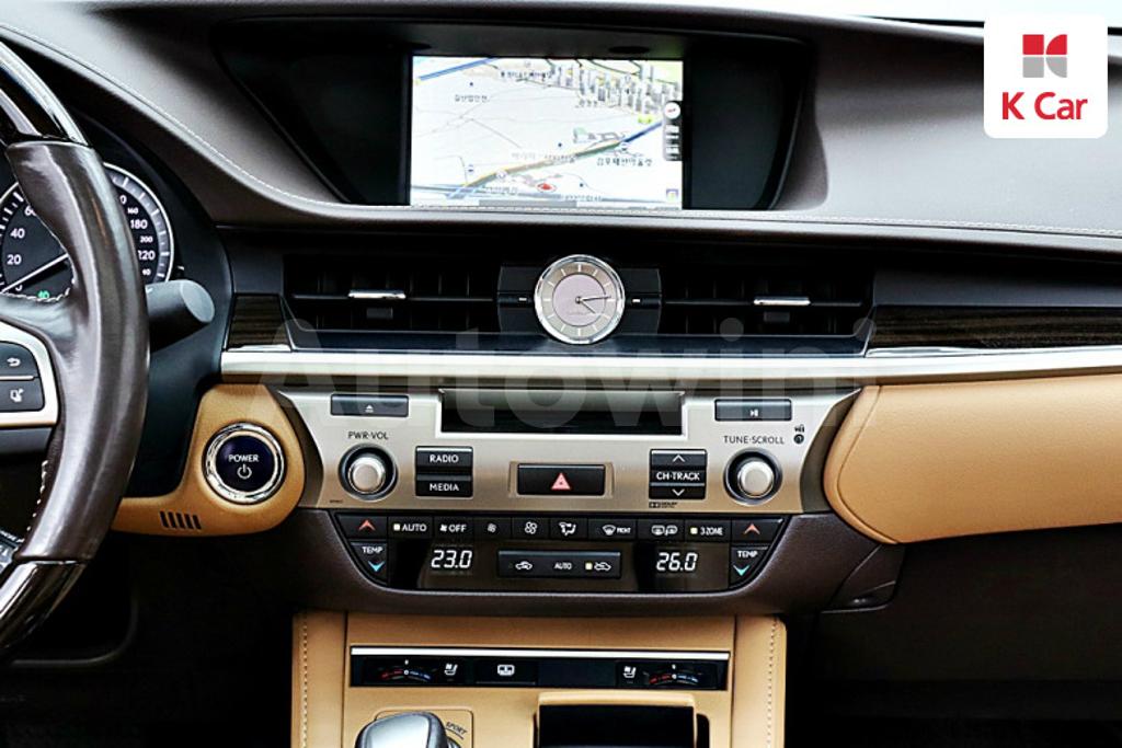 2017 LEXUS  ES 300H SUPRME - 7