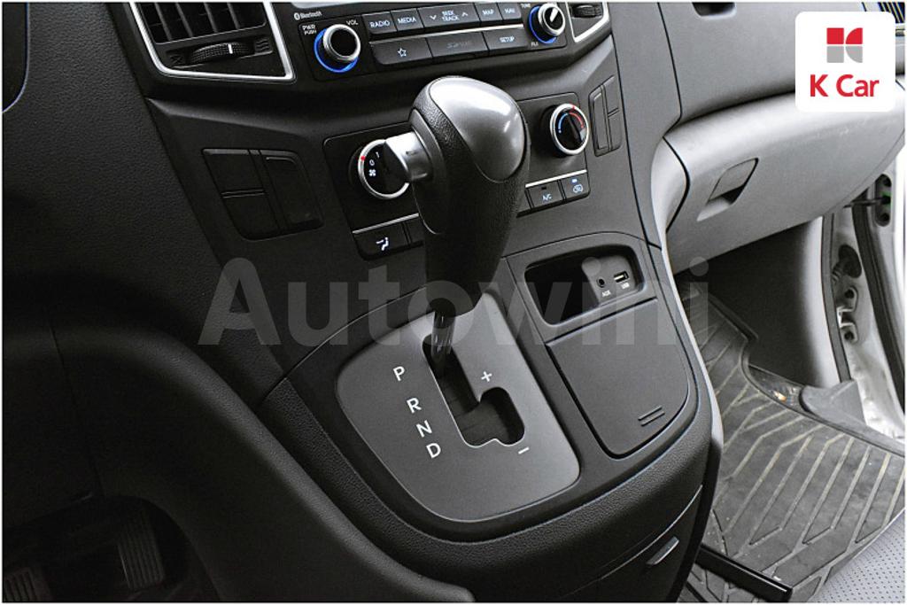2019 HYUNDAI GRAND STAREX H-1 VAN 3 SEATS - 11