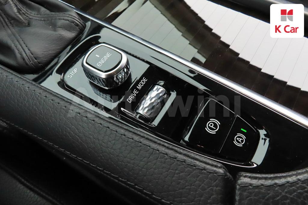2017 VOLVO XC90 2ND GEN D5 - 9