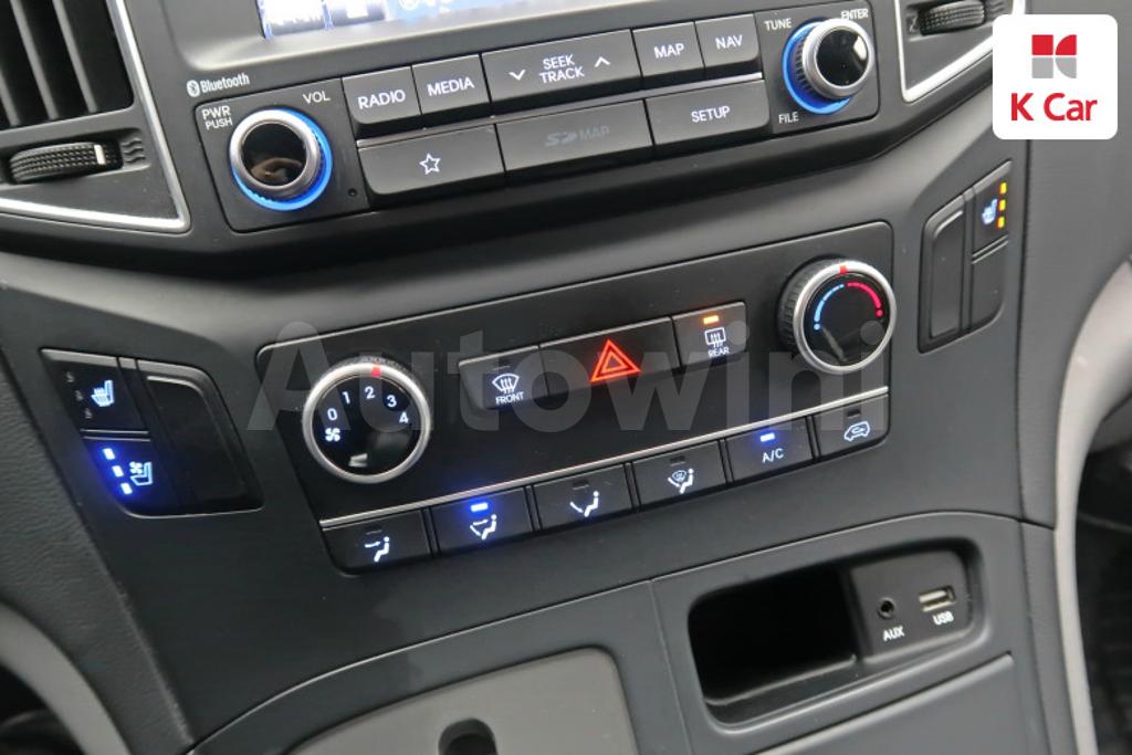 2019 HYUNDAI GRAND STAREX H-1 VAN 5 SEATS - 12