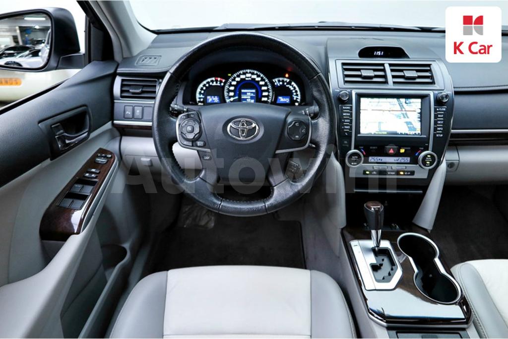 2012 TOYOTA  CAMRY 2.5 XLE - 13