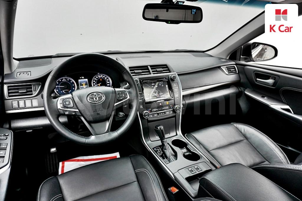 2015 TOYOTA  CAMRY 2.5 XLE - 8