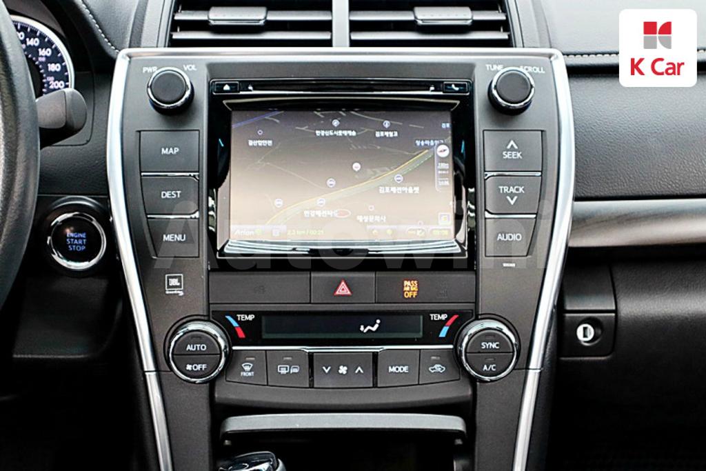 2015 TOYOTA  CAMRY 2.5 XLE - 7