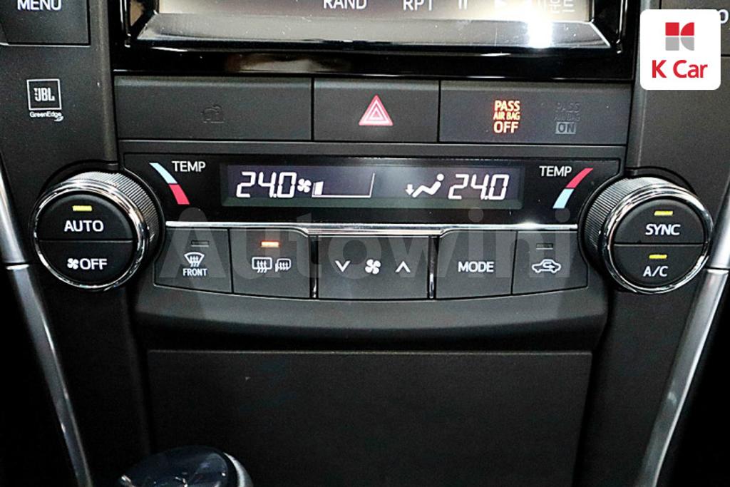 2015 TOYOTA  CAMRY 2.5 XLE - 8