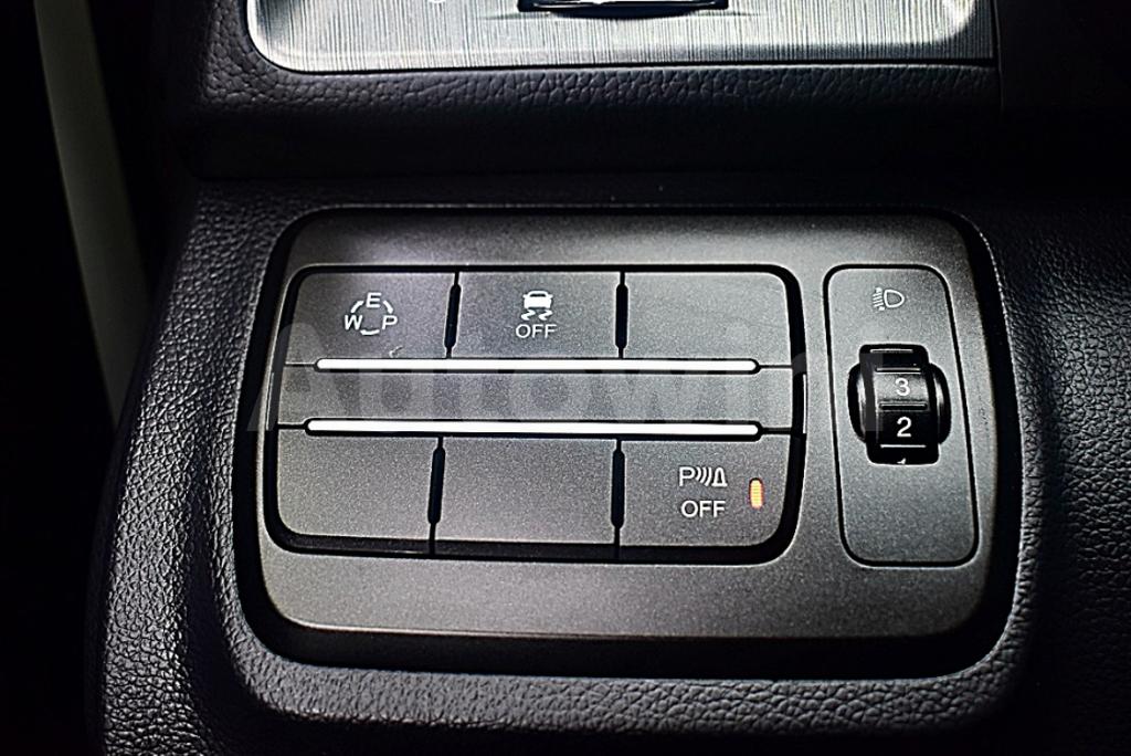 2018 SSANGYONG TIVOLI ARMOR LX 2WD - 24